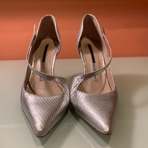 Beatrix-ong strapped pumps, good condition but definitely pre-loved!